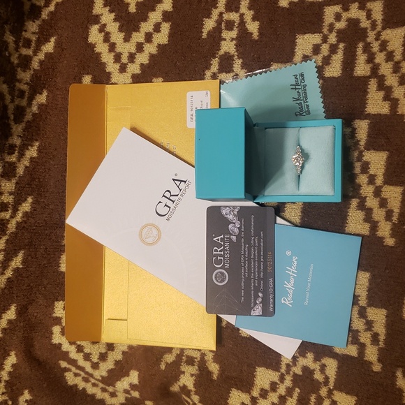 ring - Picture 5 of 16